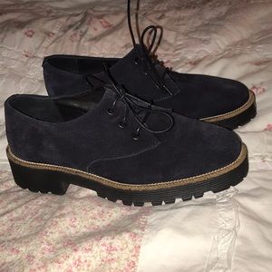 Shelly’s London Leather navy lace up Moccasins